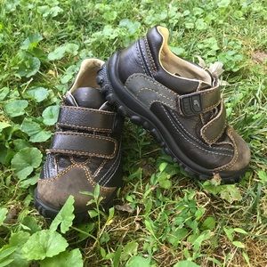 Primigi size 27 ankle boots for boy or girl